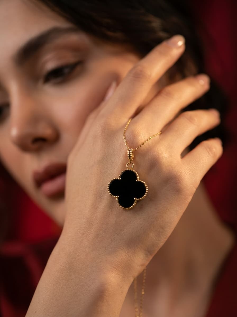 پلاک طلا طرح ونکلیف مشکی