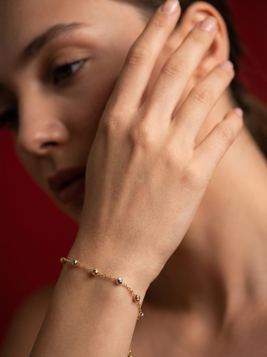 دستبند طلا مینیمال طرح گوی البرنادو