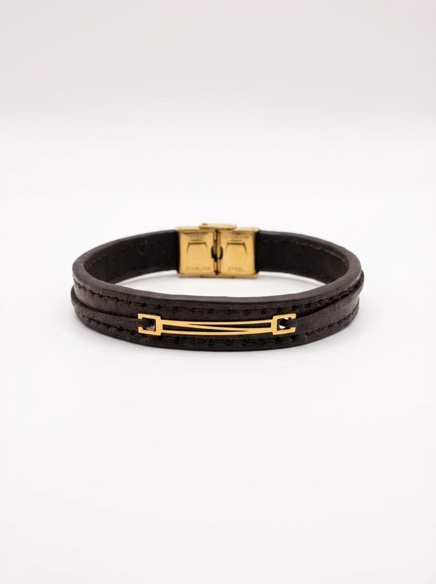 دستبند چرم دخترانه و پسرانه با پلاک طلا برند  ماهلین 